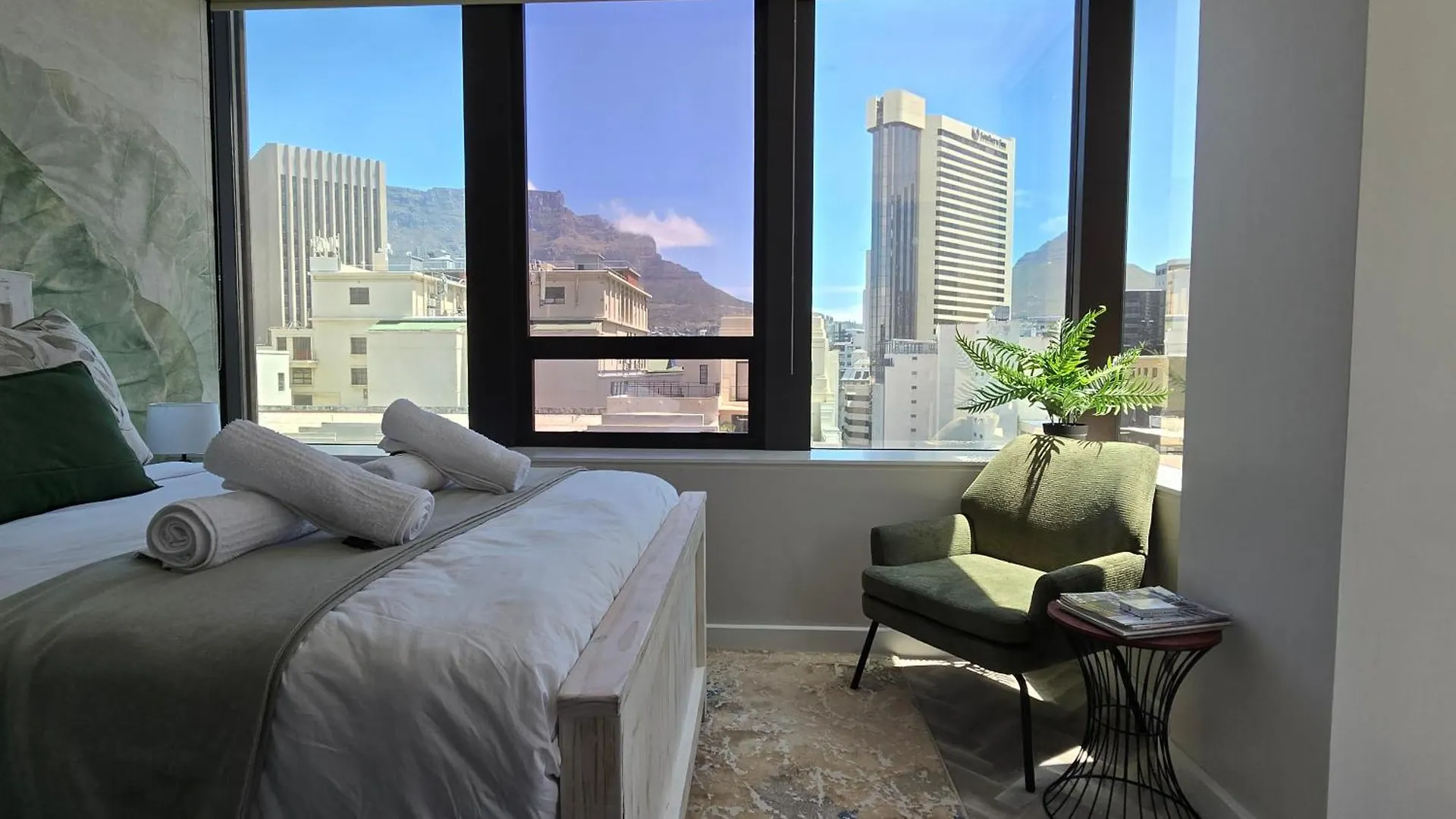 Lux City Suite - Near Cticc And V&A Cape Town 0*,