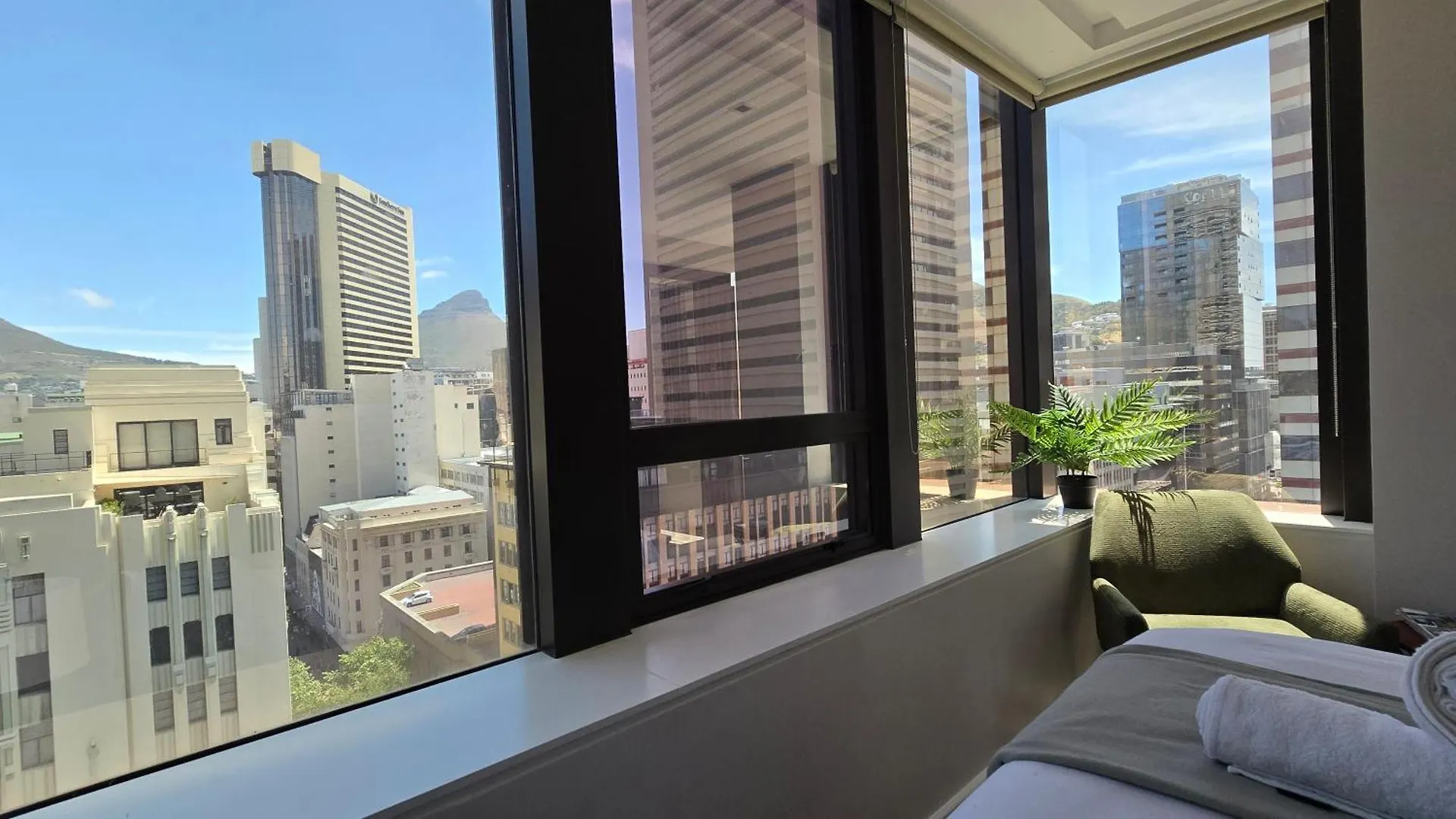 Lux City Suite - Near Cticc And V&A Cape Town Apartment