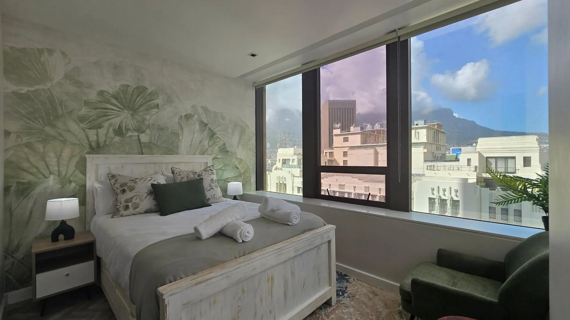 Lux City Suite - Near Cticc And V&A Cape Town South Africa