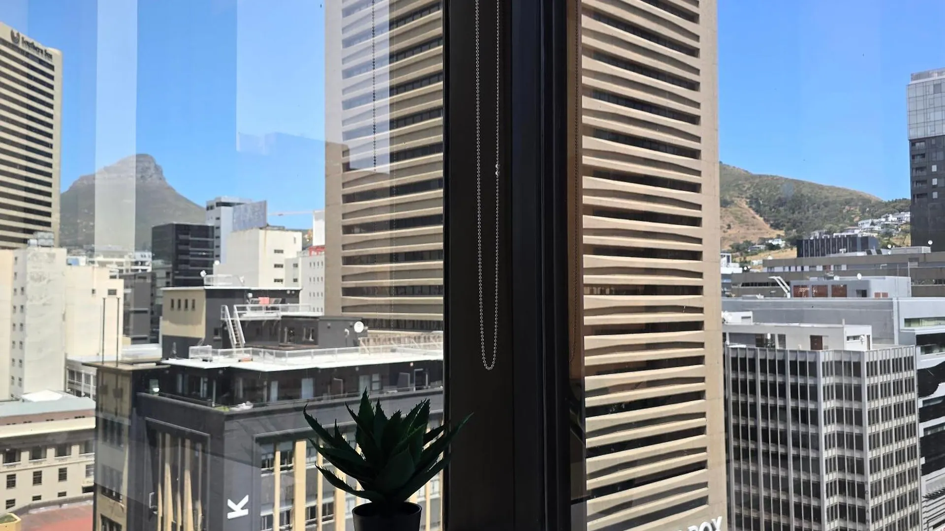 Lux City Suite - Near Cticc And V&A Cape Town