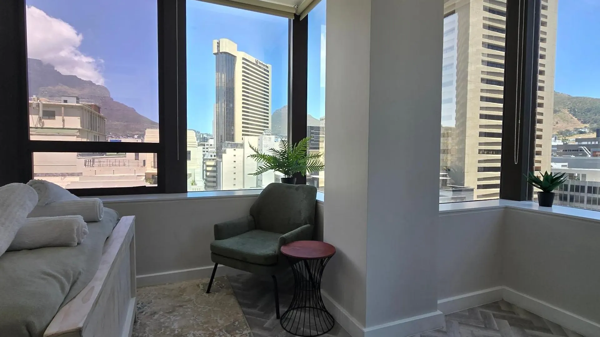 Lux City Suite - Near Cticc And V&A Cape Town